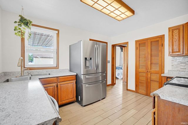 611 N 8th Street, Mitchell, IN 47446