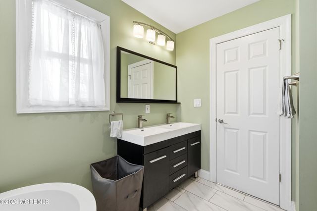 19 Carole Drive, Oakhurst, NJ 07755