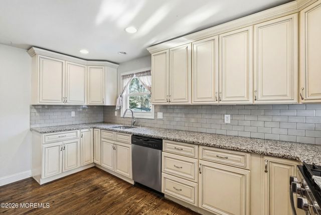 19 Carole Drive, Oakhurst, NJ 07755