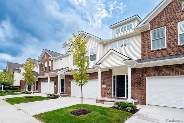5 Grandview Circle 70, White Lake, MI 48386