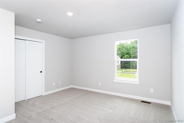5 Grandview Circle 70, White Lake, MI 48386