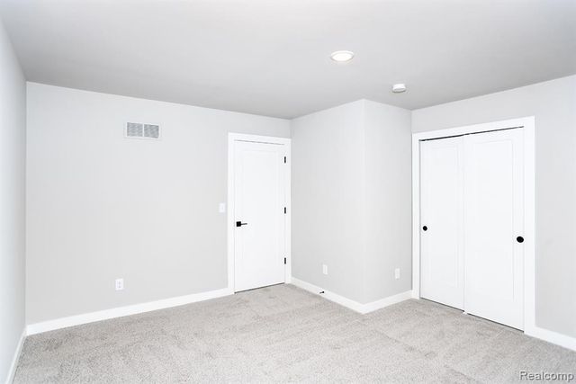 5 Grandview Circle 70, White Lake, MI 48386