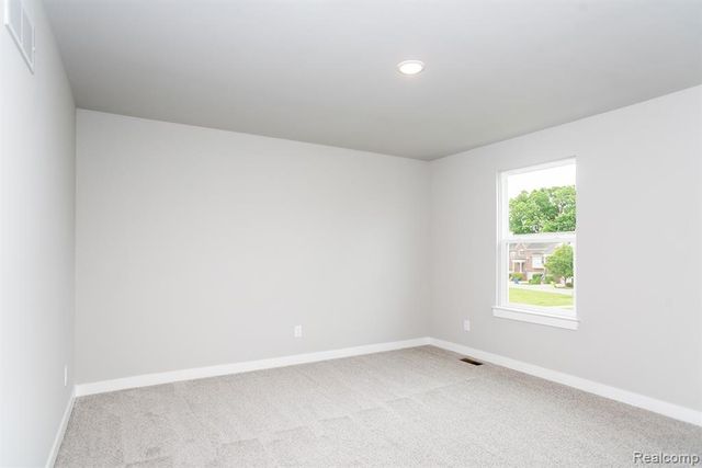 5 Grandview Circle 70, White Lake, MI 48386