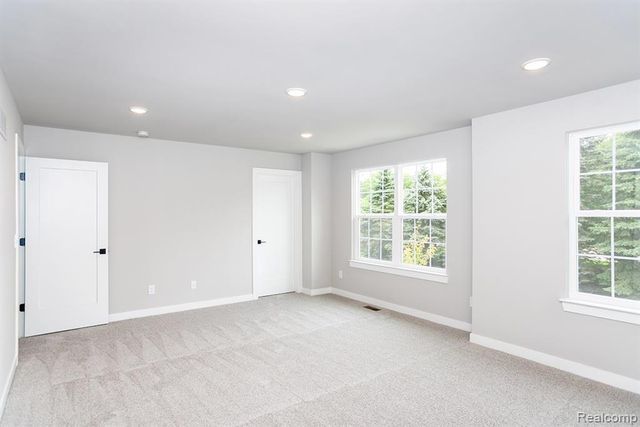 5 Grandview Circle 70, White Lake, MI 48386