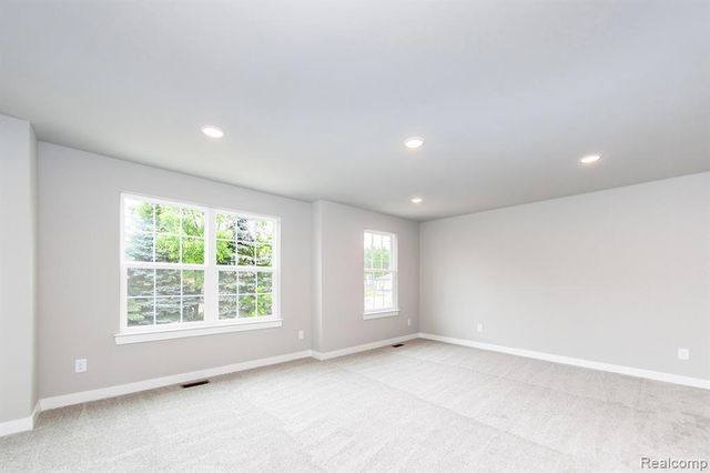 5 Grandview Circle 70, White Lake, MI 48386