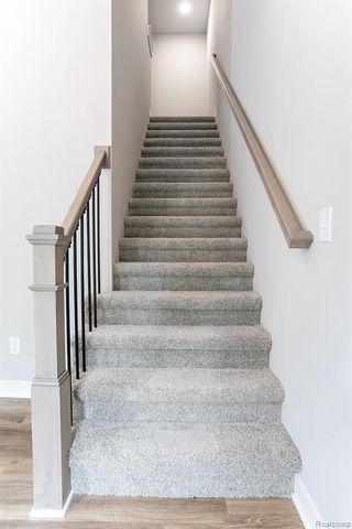 5 Grandview Circle 70, White Lake, MI 48386