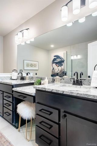 5 Grandview Circle 70, White Lake, MI 48386