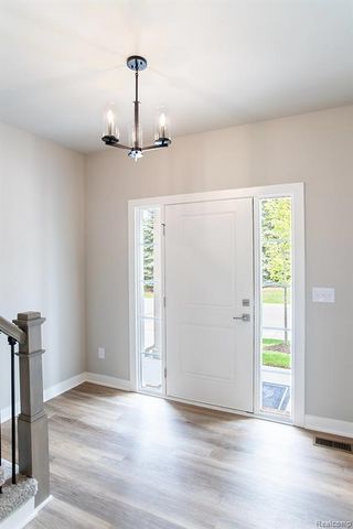 5 Grandview Circle 70, White Lake, MI 48386