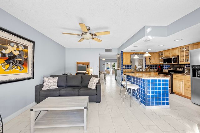 2212 NE 7th Street, Hallandale Beach, FL 33009