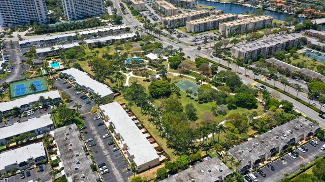 2212 NE 7th Street, Hallandale Beach, FL 33009