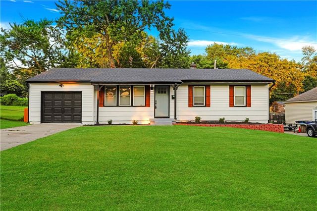 6409 N Woodland Avenue, Gladstone, MO 64118