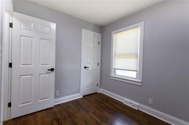 6409 N Woodland Avenue, Gladstone, MO 64118
