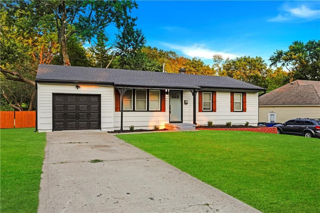 6409 N Woodland Avenue, Gladstone, MO 64118