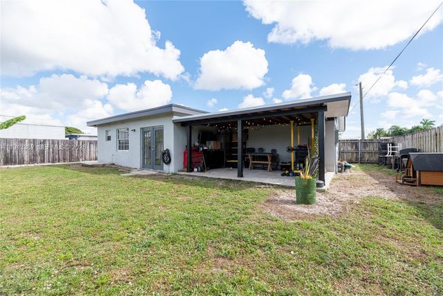 1417 SW 48th Ave, Fort Lauderdale, FL 33317