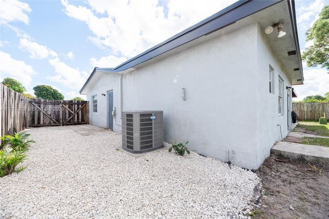 1417 SW 48th Ave, Fort Lauderdale, FL 33317