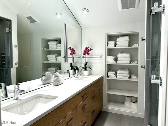 17370 S Park Boulevard, Shaker Heights, OH 44120