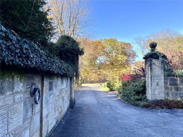 17370 S Park Boulevard, Shaker Heights, OH 44120