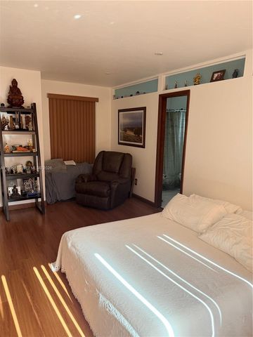 9410 SW 78th St A, Miami, FL 33173