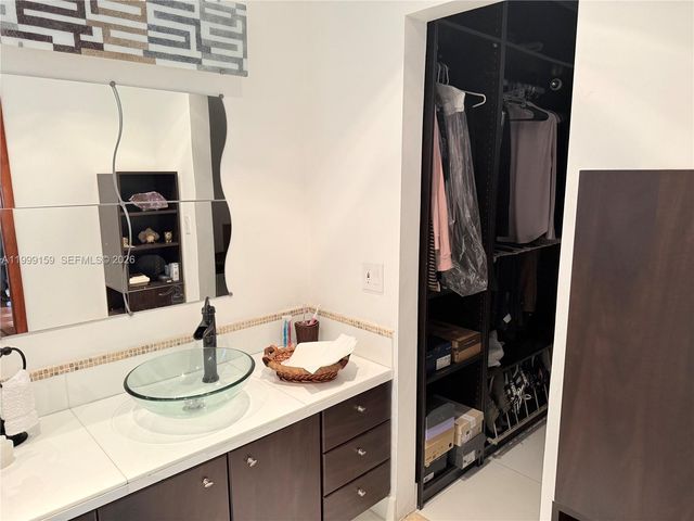 9410 SW 78th St A, Miami, FL 33173