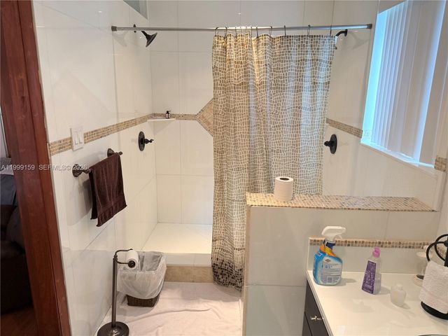 9410 SW 78th St A, Miami, FL 33173