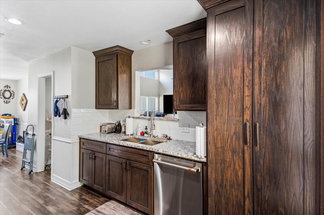 1001 Sean Court, Hurst, TX 76053