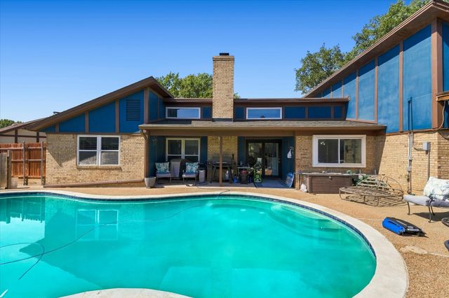 1001 Sean Court, Hurst, TX 76053
