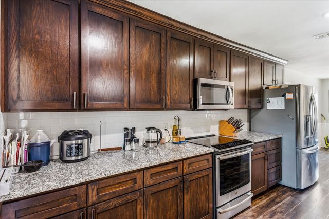 1001 Sean Court, Hurst, TX 76053