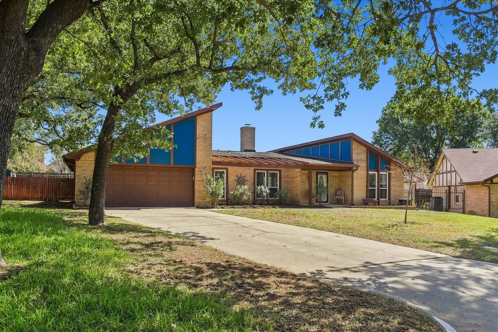 1001 Sean Court, Hurst, TX 76053 — photo 2
