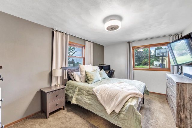 110 E MORNINGSIDE DRIVE, Kaukauna, WI 54130