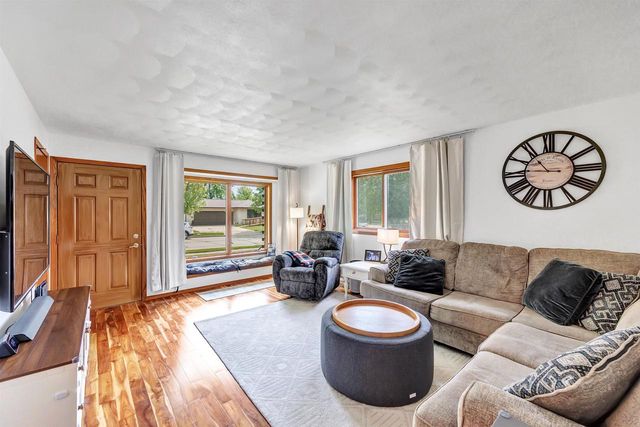 110 E MORNINGSIDE DRIVE, Kaukauna, WI 54130