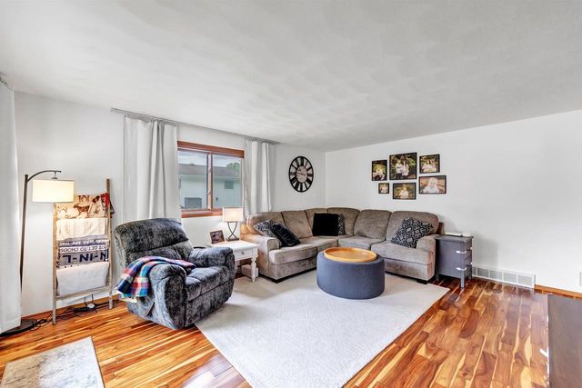 110 E MORNINGSIDE DRIVE, Kaukauna, WI 54130