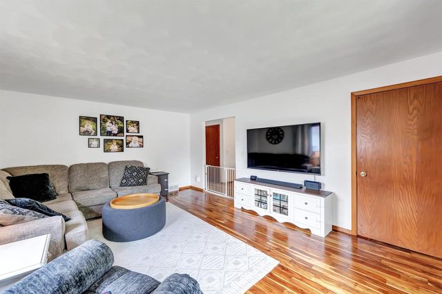 110 E MORNINGSIDE DRIVE, Kaukauna, WI 54130