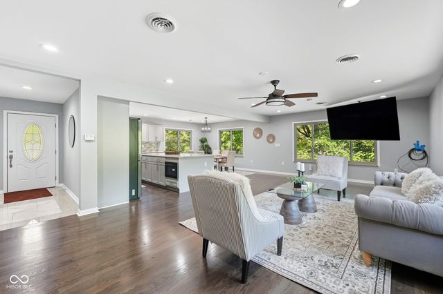 8775 Westfield Boulevard, Indianapolis, IN 46240