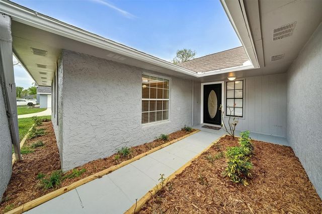 5140 NASHVILLE DRIVE, Tampa, FL 33624