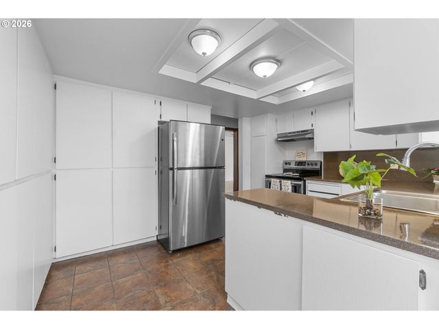 11122 Ne WYGANT St, Portland, OR 97220