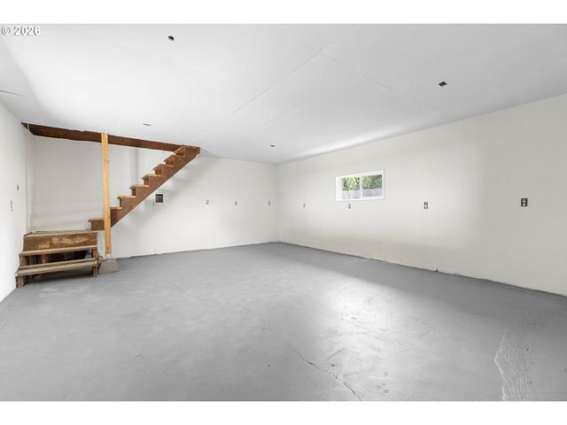 11122 Ne WYGANT St, Portland, OR 97220