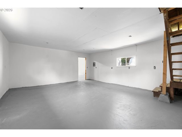 11122 Ne WYGANT St, Portland, OR 97220