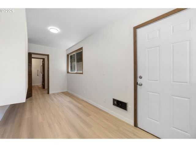 11122 Ne WYGANT St, Portland, OR 97220