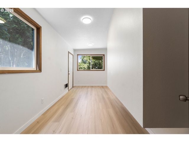 11122 Ne WYGANT St, Portland, OR 97220