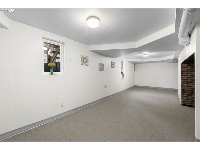 11122 Ne WYGANT St, Portland, OR 97220