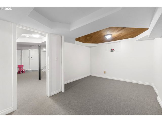 11122 Ne WYGANT St, Portland, OR 97220