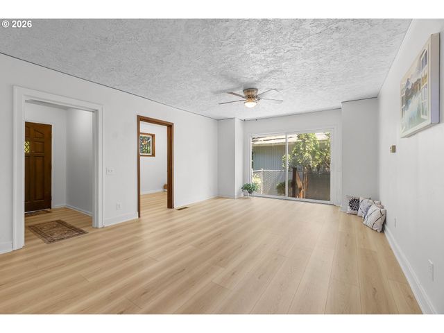 11122 Ne WYGANT St, Portland, OR 97220