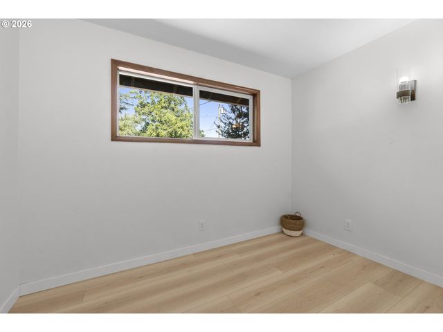 11122 Ne WYGANT St, Portland, OR 97220