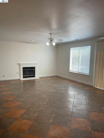 2432 Tennis Ln, Tracy, CA 95377