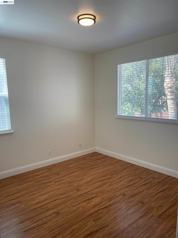 2432 Tennis Ln, Tracy, CA 95377