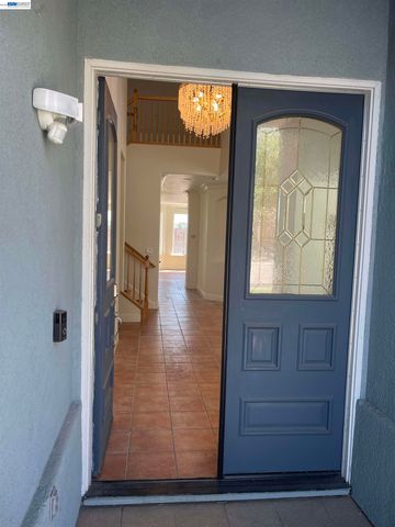 2432 Tennis Ln, Tracy, CA 95377