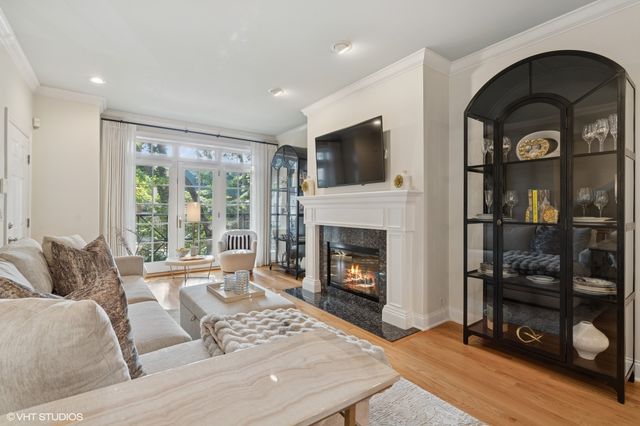 1724 N Mohawk Street 1, Chicago, IL 60614