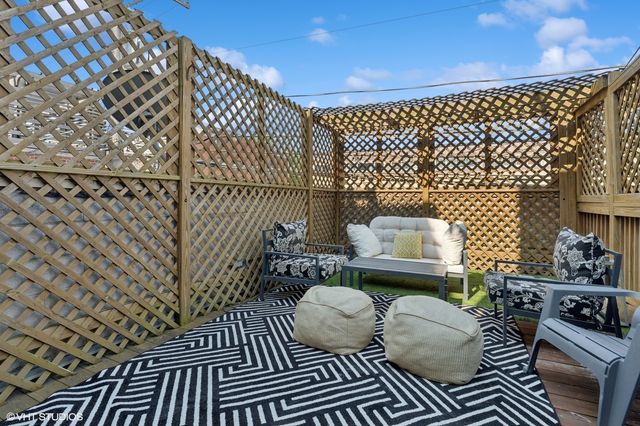 1724 N Mohawk Street 1, Chicago, IL 60614