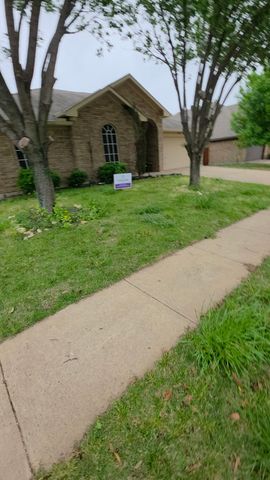 825 Forest Heights Drive, Fort Worth, TX 76036