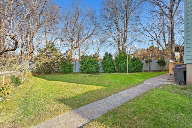 2 Starbird Ave 2, Boston, MA 02131